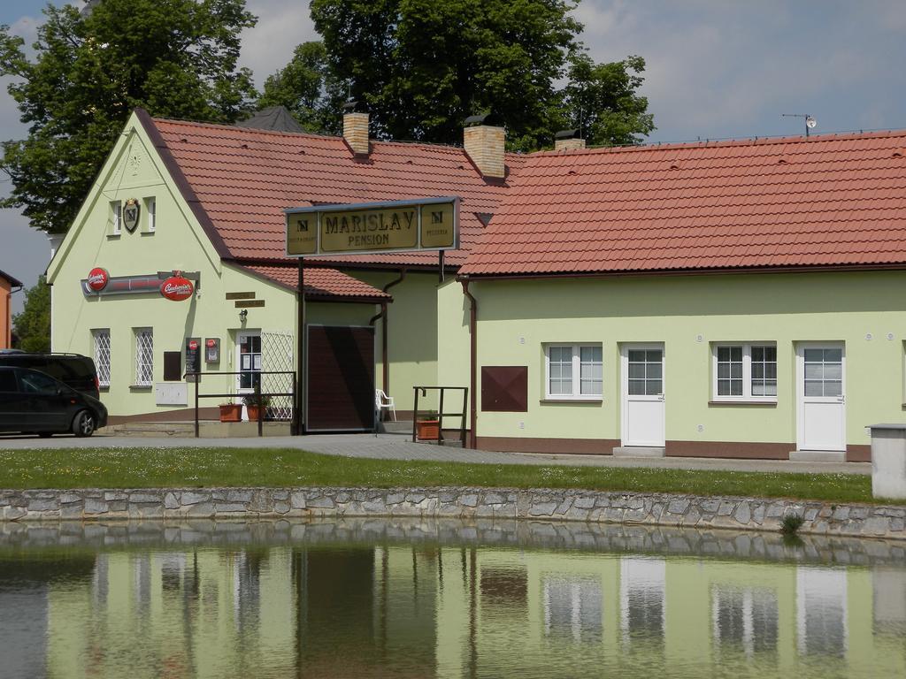 Hotel Marislav Cesnovice Exterior photo